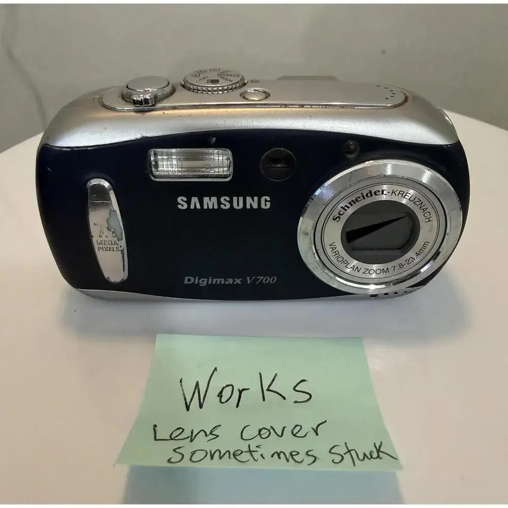 Samsung Digimax V700 Digital Camera 7.1MP (Blue) 7.8-23.4mm Zoom Point & Shoot